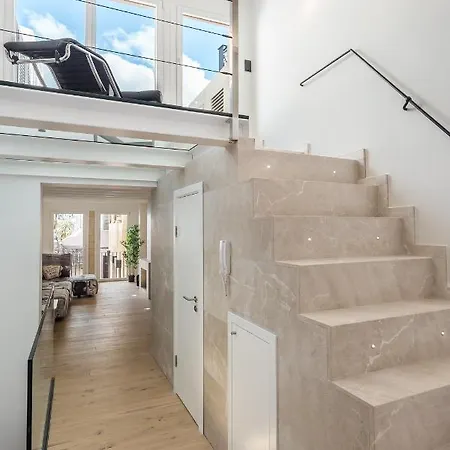 Designer Loft With Terrace In Prime Location Apartment